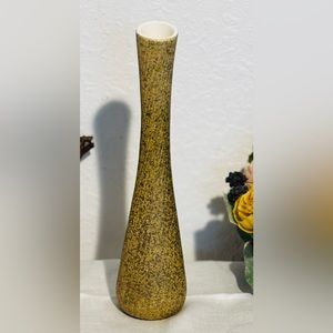 A unique mid century bud vase made by Shawnee Pottery in the 1950s